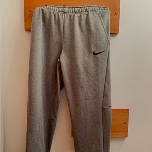 Small men’s/women’s NIKE sweats
